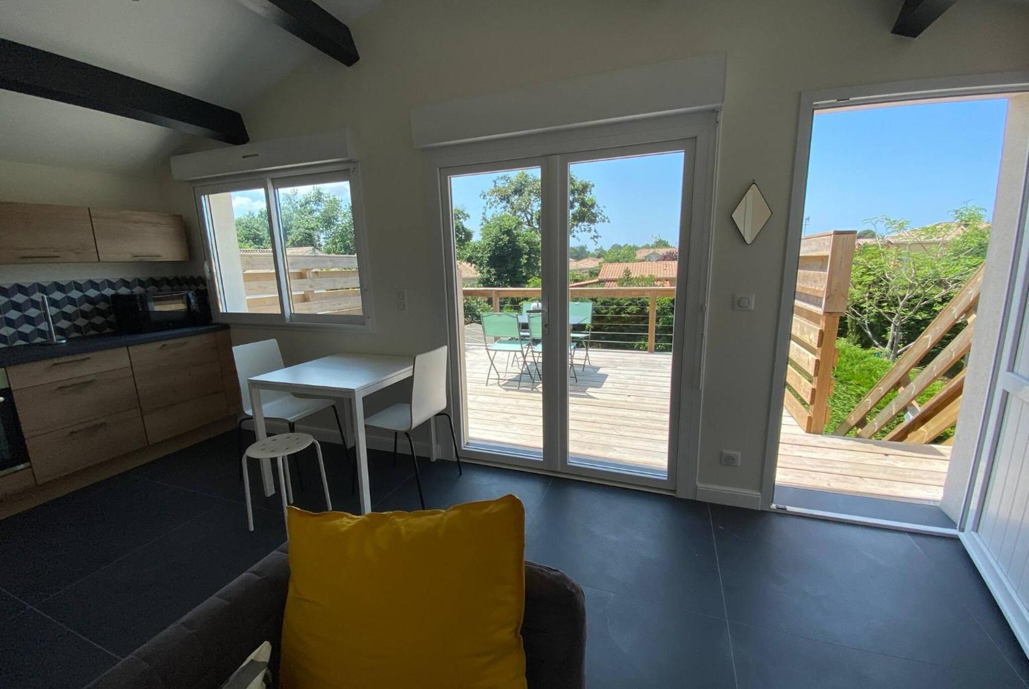 Appartement Des Pignons A Lege Bourg Екстериор снимка